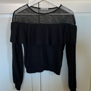 Tröja Bershka  - En tröja köpt från bershka, använd få gånger bara!✨ 