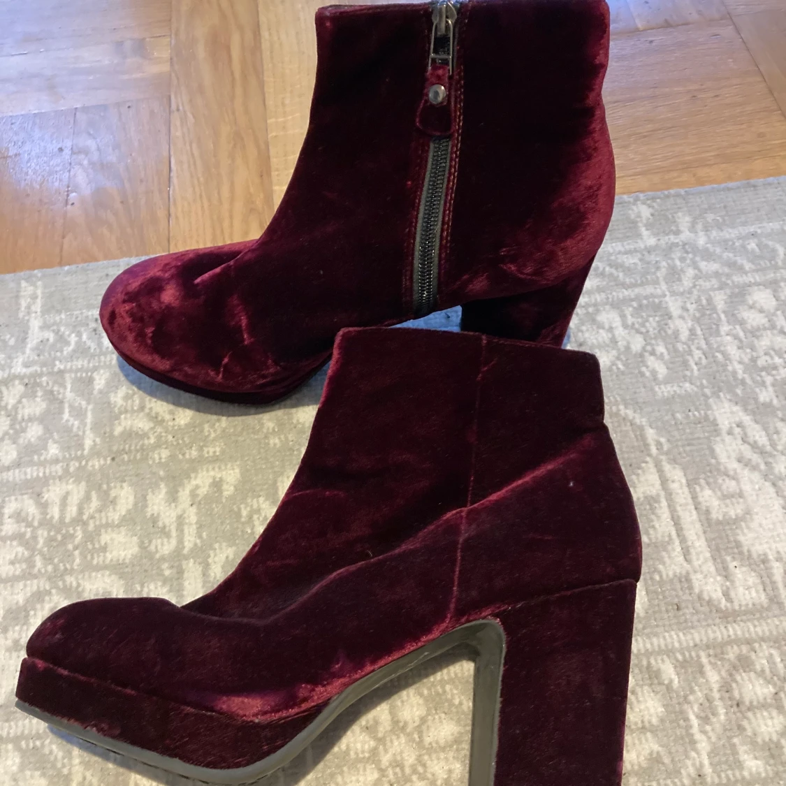 Sammet stövletter 40