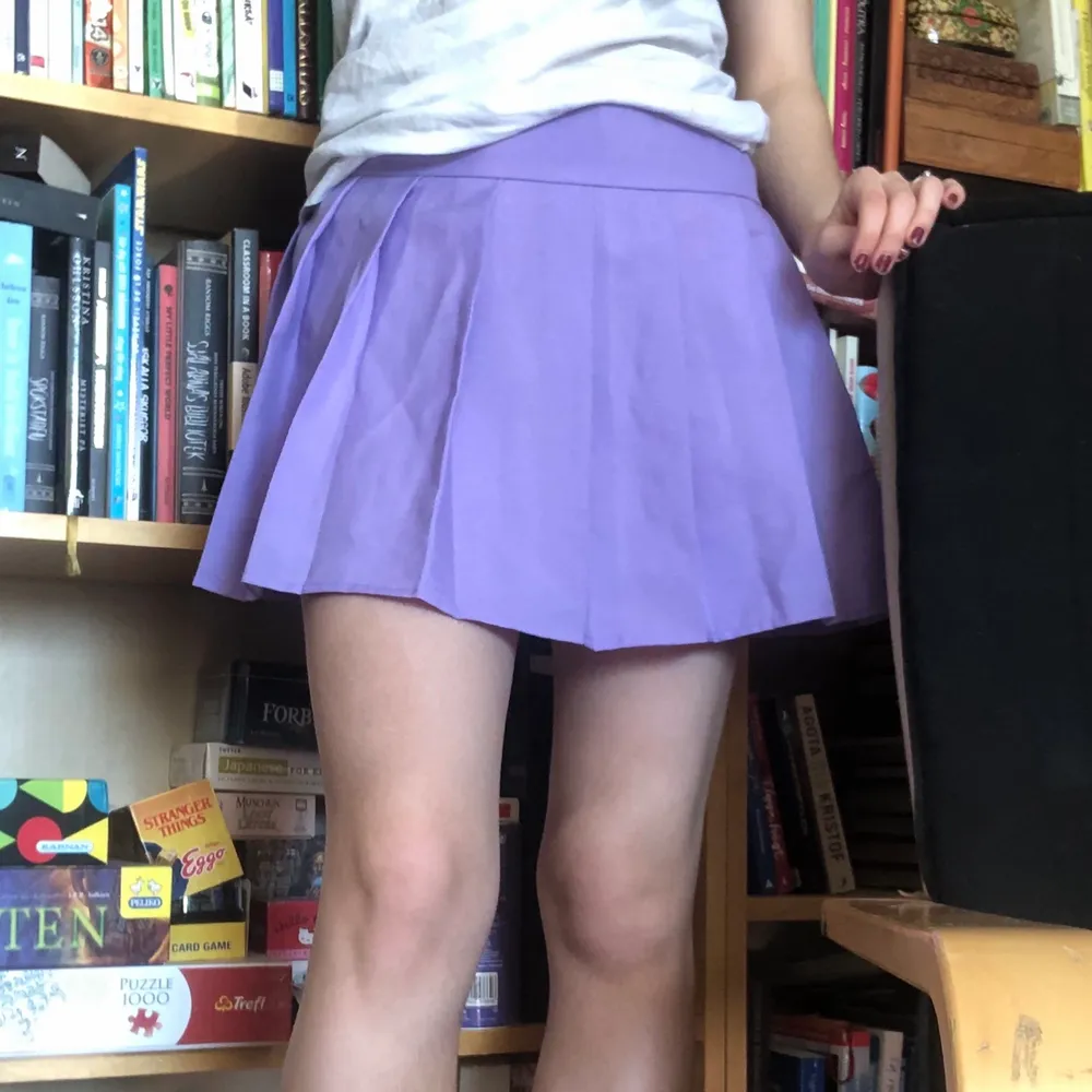 Simpel och ljuslila kjol, köptes för några år sedan :) Minimalt använd!💜 Skriv för fler frågor eller bilder!. Kjolar.