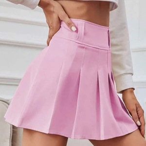 Kjol  - Snygg kjol men tyvärr för liten för mig🥰