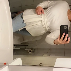 Bik bok - Vit tröja som knappt är använd, bara legat i garderoben