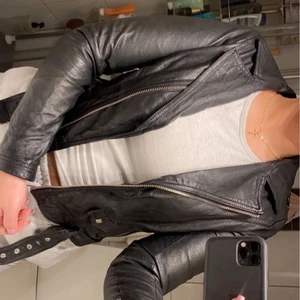 Kenza jacka - Jacka från jofama, i bra skick dock lite skrynklig