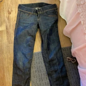Pepe jeans - Lågmidjade pepe jeans strl w 26 l 32 säljer då de är för små för mig🤍