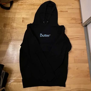 Butter goods hoodie - Butter goods hoodie i storlek M. I jätte bra skick, köparen står för frakt 💚