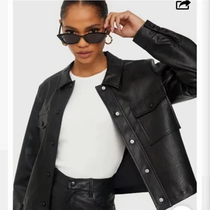 Jacka  - Helt ny jacka ifrån Nelly. I stolek s, säljer då jag inte får någon användning utav den. Köpt för 550kr❤️‍🔥