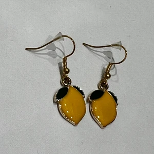 Citronöronhängen - Citron örhängen köpta på Instagram, aldrig använda!