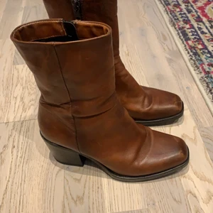 Bruna boots - Använda fåtal gånger, storlek 39. Pris går att diskutera🥰🥰
