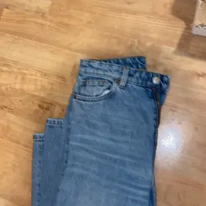 Baggy / vida jeans från monki , skriv vid intresse eller frågor ✨