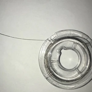 Böjbar tråd - Säljer denna böjbara tråd. Den är precis som en ståltråd fast den känns och ser ut mer som en tråd.💕💕