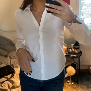 Skjorta  - Åtsittande skjorta