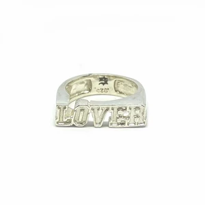 Seams Lover ring - Handgjord ring i 925 sterling silver ring från seams!, kostar 500kr på deras hemsida o ringen är i felfritt skick med låda o allt! Storlek 10