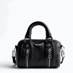 Zadig väska  - Intressekoll på denna super fina eftertraktade sunny nano bag som är slutsåld💕 super fint skick! Köptes i slutet av sommaren o använd sparsamt💕 KÖP DIREKT FÖR 2500kr