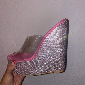 Söta klackar från fashionova! - Endast tagit bild me dom! Storlek 36! 