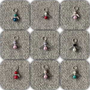 Lyckoänglar/ Skyddsänglar Cancerfonden - Min samlar in pengar till Cancerfonden ❤️ Hon tillverkar skyddsänglar / lyckoänglar och säljer dessa för 25kr/st. 10kr av dessa går till Cancerfonden. Hittills har hon samlat ihopa 510kr ❤️ Porto tillkommer med 13kr. Dessa passar perfekt till nyckelknippan, barnets ryggsäck, dragkedjan på jackan mm ❤️