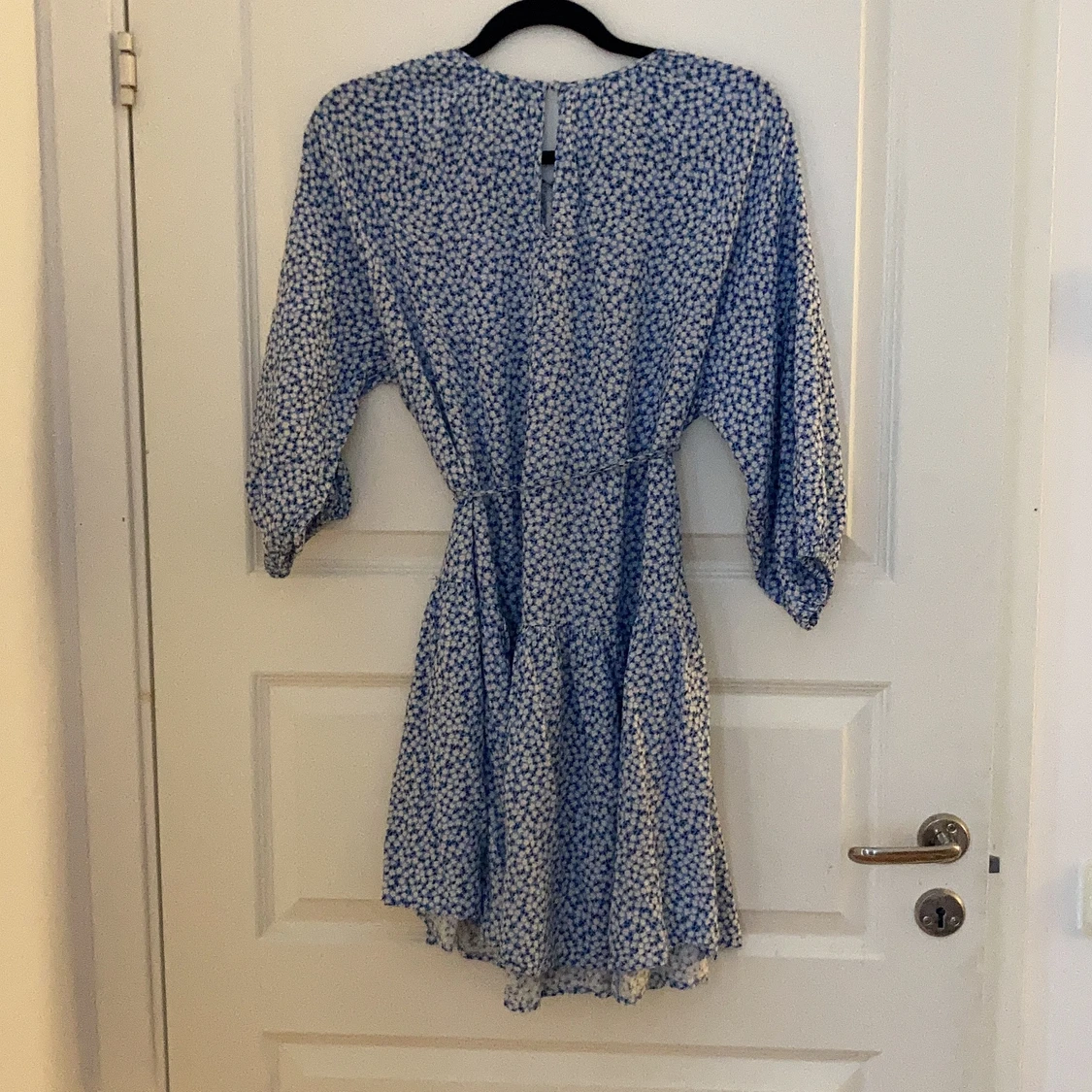 Blommig klänning  - 90