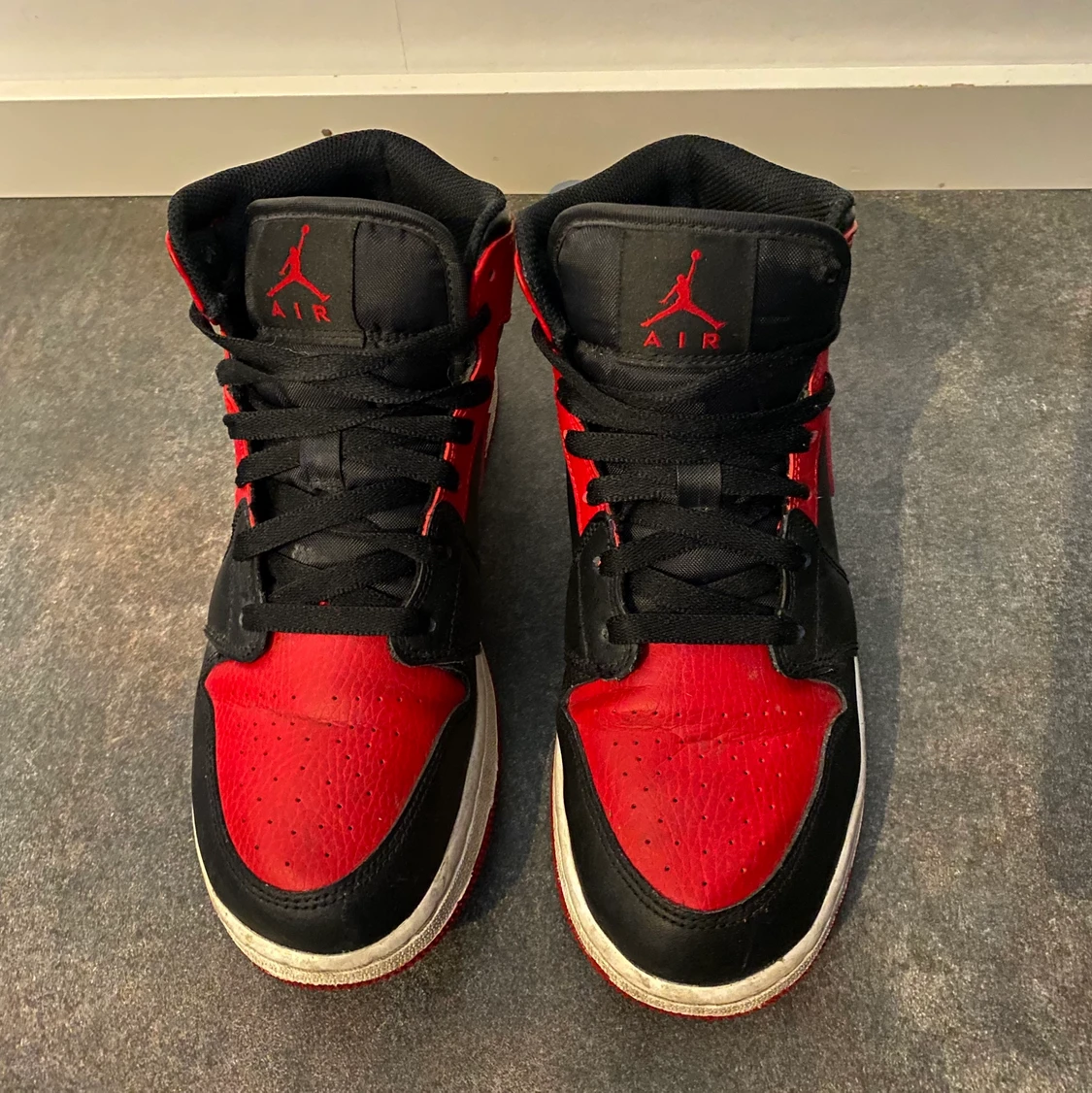 AIR Jordans 1 mid