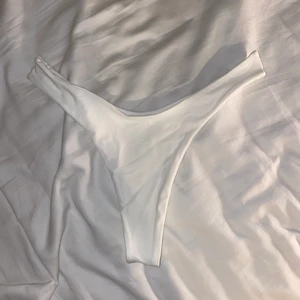 Söt bikiniunderdel  - Jättefin oanvänd bikiniunderdel som passar M/L, frakt 24kr💖