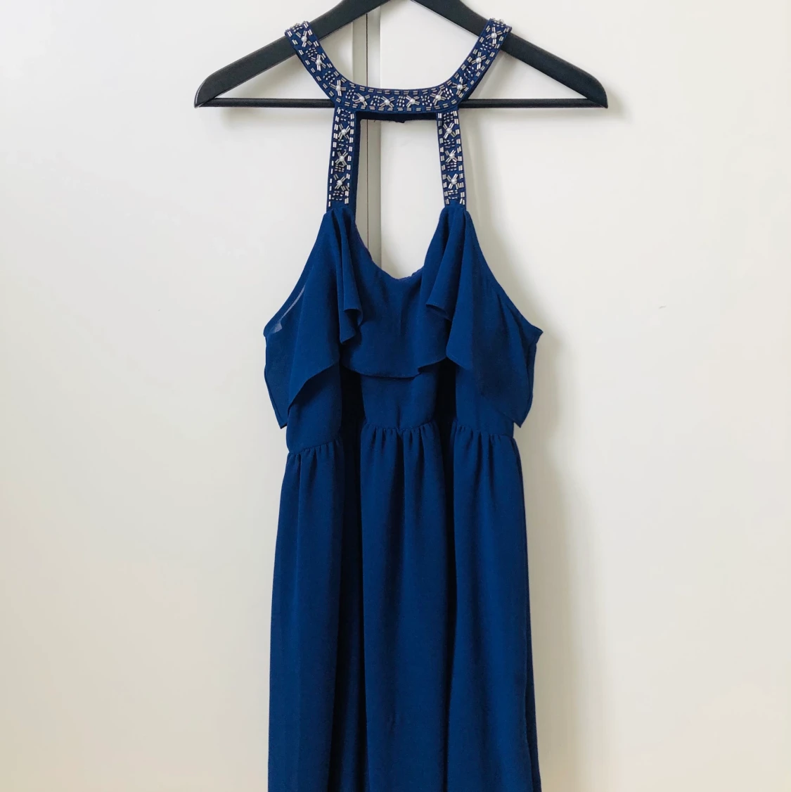 Mörkblå klänning med strass