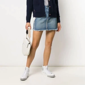 Polo Ralph lauren kjol i strlk 28❤️😍 - Aldrig använd Ralph lauren kjol i nyskick❤️❤️ säljer pga för stor