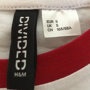 Tröja från H&M - En fin tröja helt oanvänd och fin. Säljer pga att den inte används 