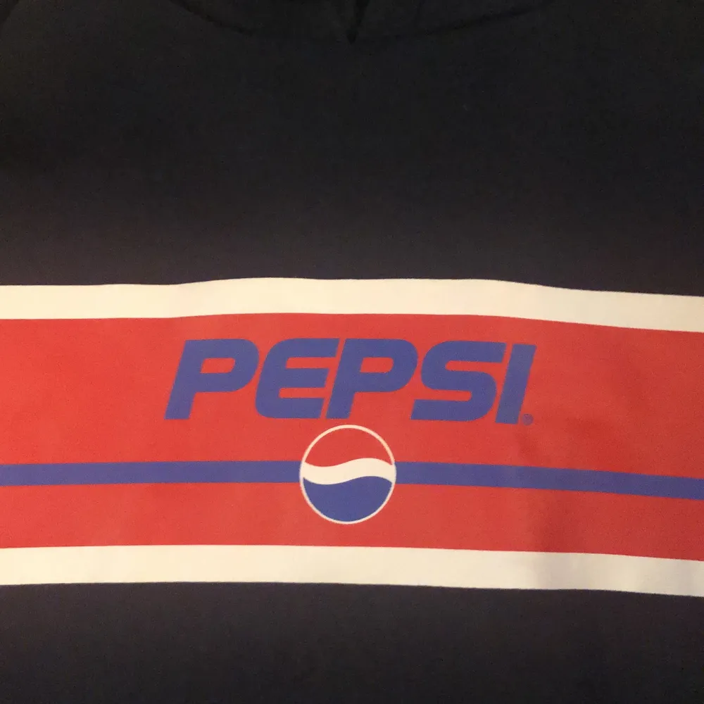 Pepsi hoodie i oanvänt skick. Superfin . Hoodies.