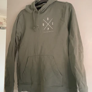 Dope hoodie st L - Använd fåtal gånger. Tight passform.