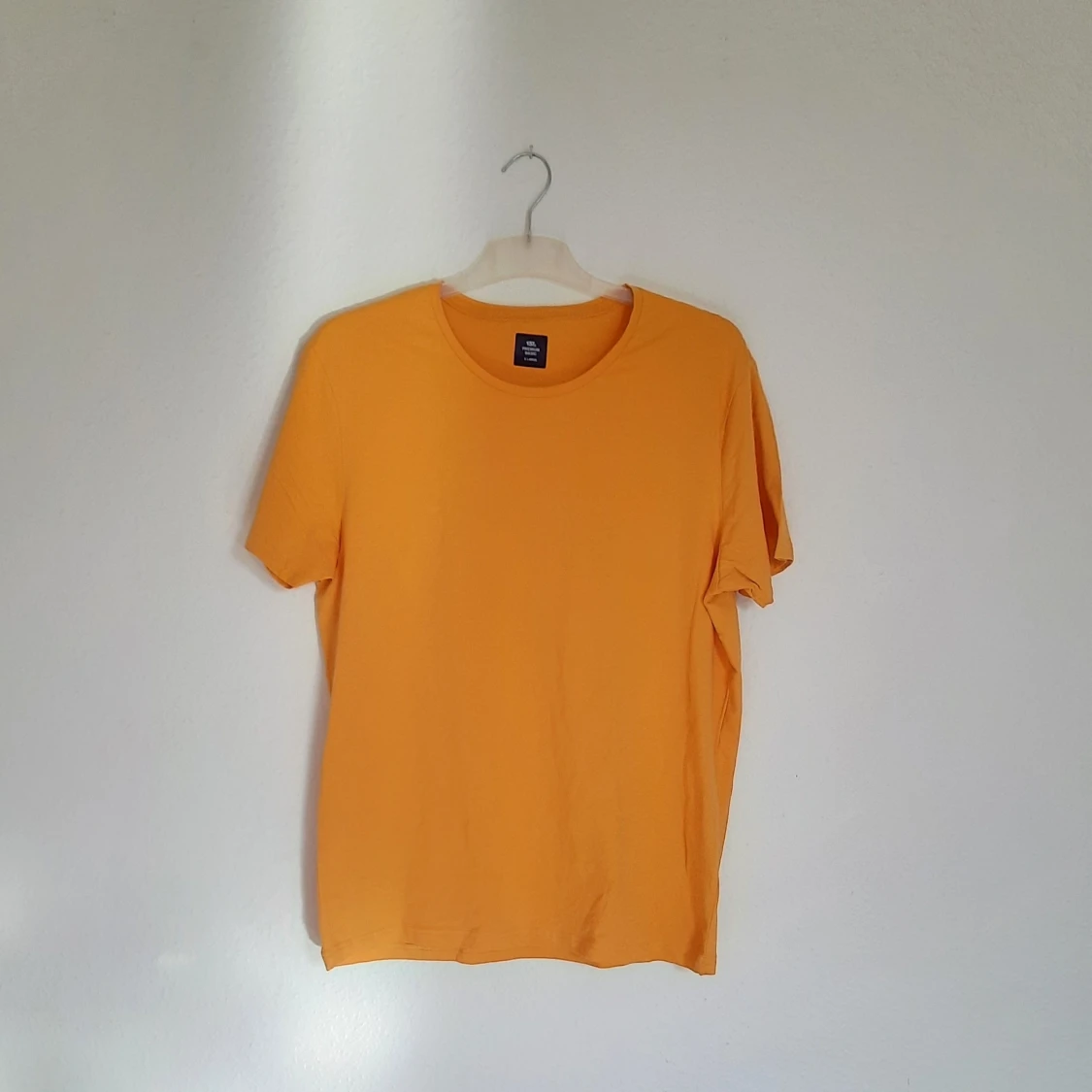 Stretchig gul t-shirt