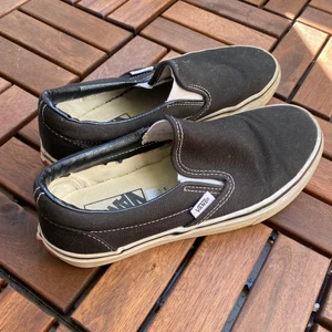 Vans - I bra skick, bara inte min stil längre. Frakt tillkommer om skorna måste skickas. 