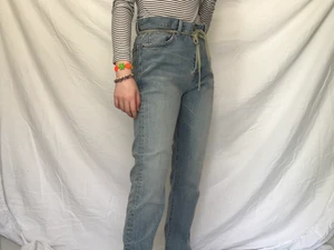 byxor - Ett par byxor i storlek 31/36. Så gott som nya. Pris: 100 plus frakt. 