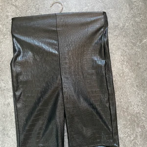 Cykelbyxor i Pu leather  - Aldrig använda! Skit snygga men säljer för använder aldrig dom