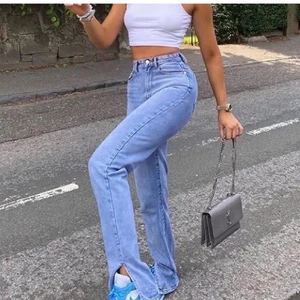 Jeans boohoo - Jeans från boohoo. Storlek 40 lite stora på mig som har 38. Säljer för 200 kr. Helt oanvända. 