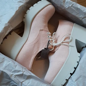 Vagabond shoemakers stl 37 - Ett par helt pastellrosa vagabondskor, stl 37. Skorna är helt oanvända.