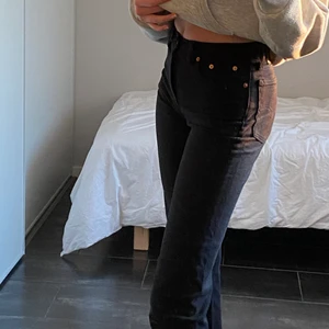 Levis jeans - Jättefina levis jeans som inte har kommit till användning på länge. De är använda men de är i nästan nytt skick❤️