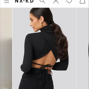 Helt ny topp - Helt ny topp från NA-KD i storlek M men passar en S .