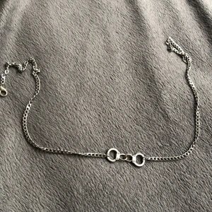 Halsband - Säljer detta fina halsband