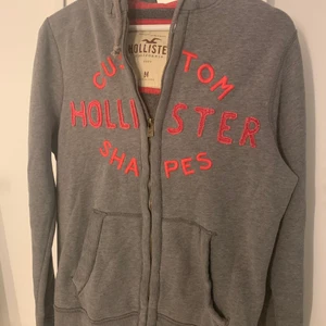 Huvtröja Hollister  - Fin och skön huvtröja från Hollister. 