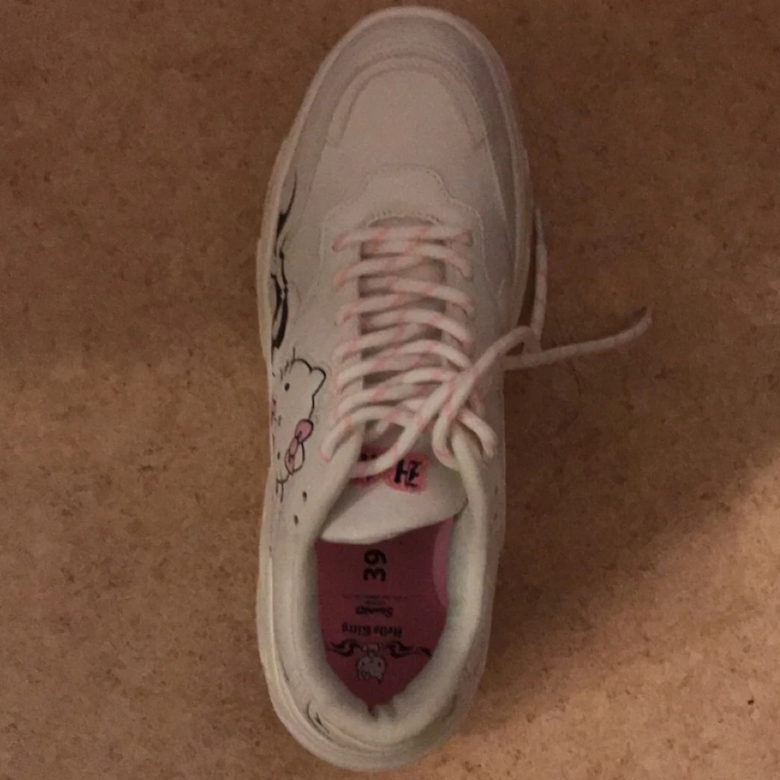 Hello Kitty skor storlek 39 - 90