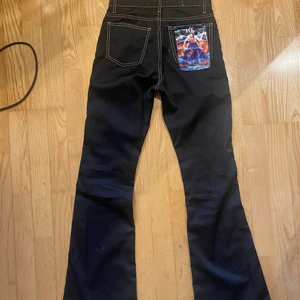 Eytys Jeans storlek 27 - Eytys jeans i bra skick. Highwaisted och bootcut. Storlek 27