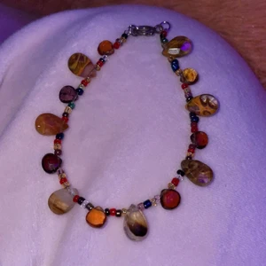 Egengjort armband  - Egengjort armband av okänd pärla 🧡🍂🎃🍁 Köparen står för frakten