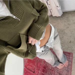 Kostym byxor - Skit snygga kostym byxor från Arket! Långa och raka super fna nu till hösten :)