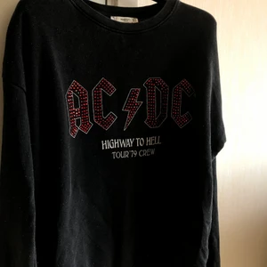 ACDC sweatshirt - Märkgrå sweatshirt med strassstenar i trycket