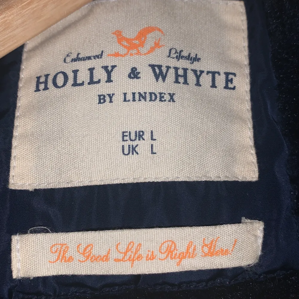 Blå Holly & whyte jacka. Jacka är i ny skick använt en gång . Jackor.