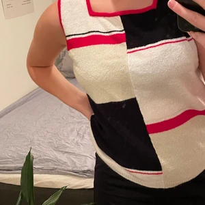 Unik väst - Coolaste västen!! Verkligen ursnygg och unik men kommer tyvärr inte till användning 💕