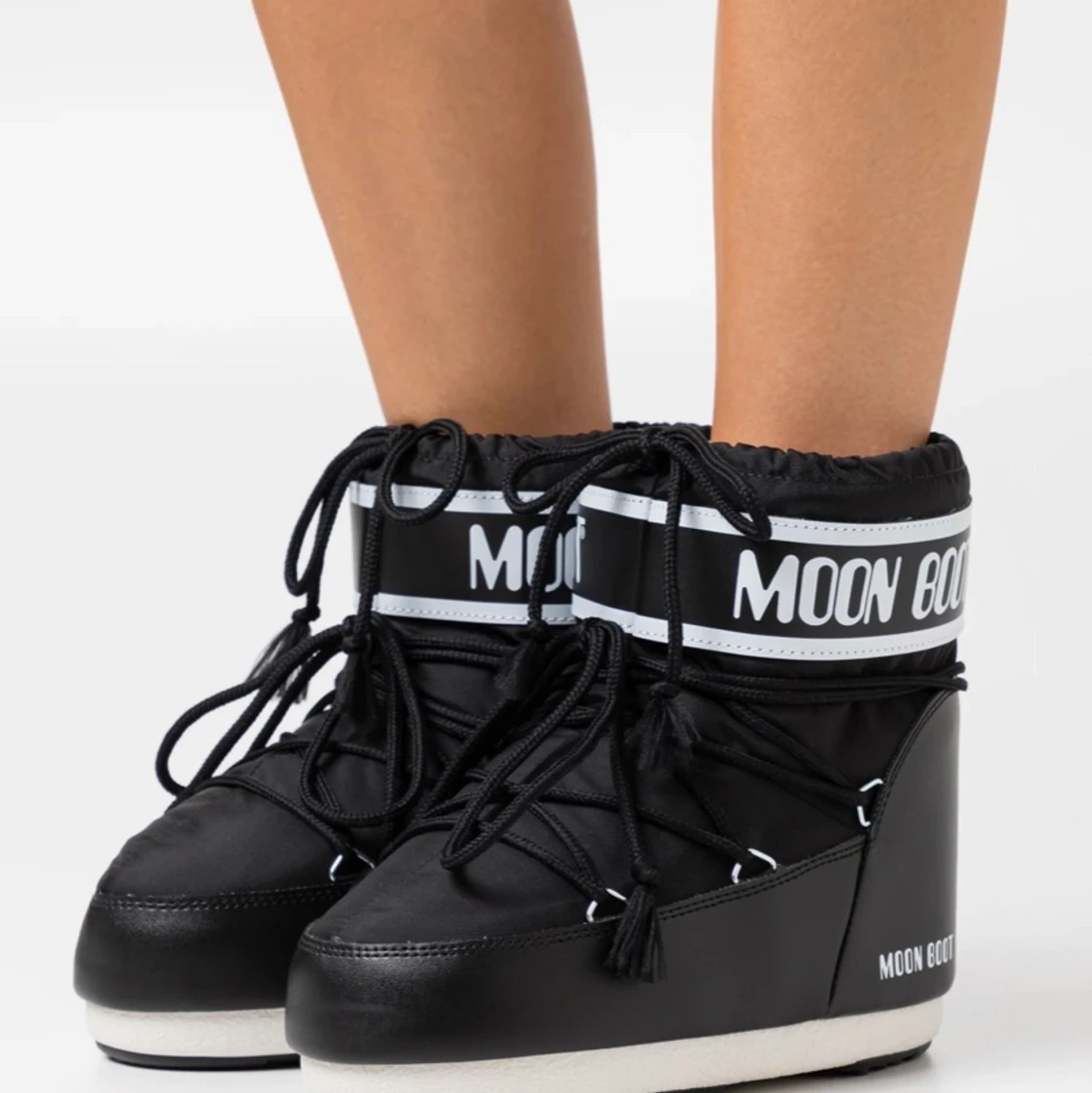 Svarta korta moonboots - 90