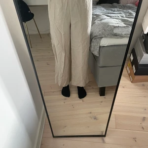 Linnebyxor  - Linnebyxor från Hm. Knappt använda. Strl 34.               Pris 100kr + frakt 💗