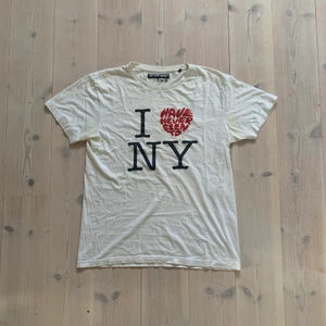 Vintage I love newyork T-shirt - Skick 8/10 inga stora flaws vad jag ser!, storlek L men passar M också!