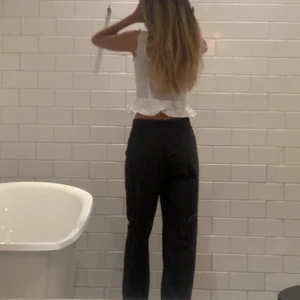 Så snygga kostymbyxor i ull! - Gråa kostymbyxor i ull strl 34. 250kr!