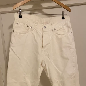 Weekday space  - Weekday space byxor. Bra skick men lite små fläckar. Storlek 31/32. 