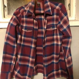 Skjorta - snygg skjorta i fina färger! jättefint skick