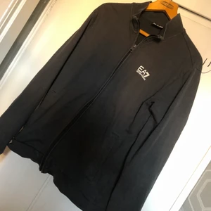 Emporio Armani EA7 tröja - Säljer min EA7 tröja.